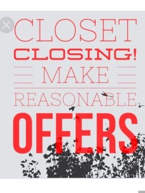 Closet Closing! Make Reasonable Offers Graphic Sign - Red & Gray